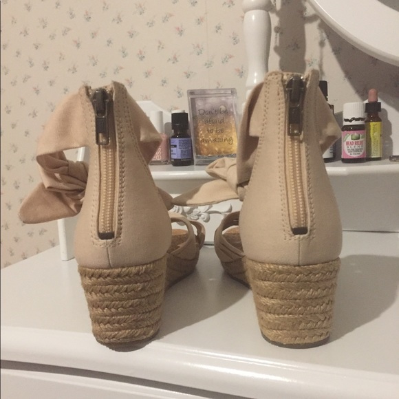 NWOB UGG Traci Espadrille Wedge Sandals - Picture 7 of 7